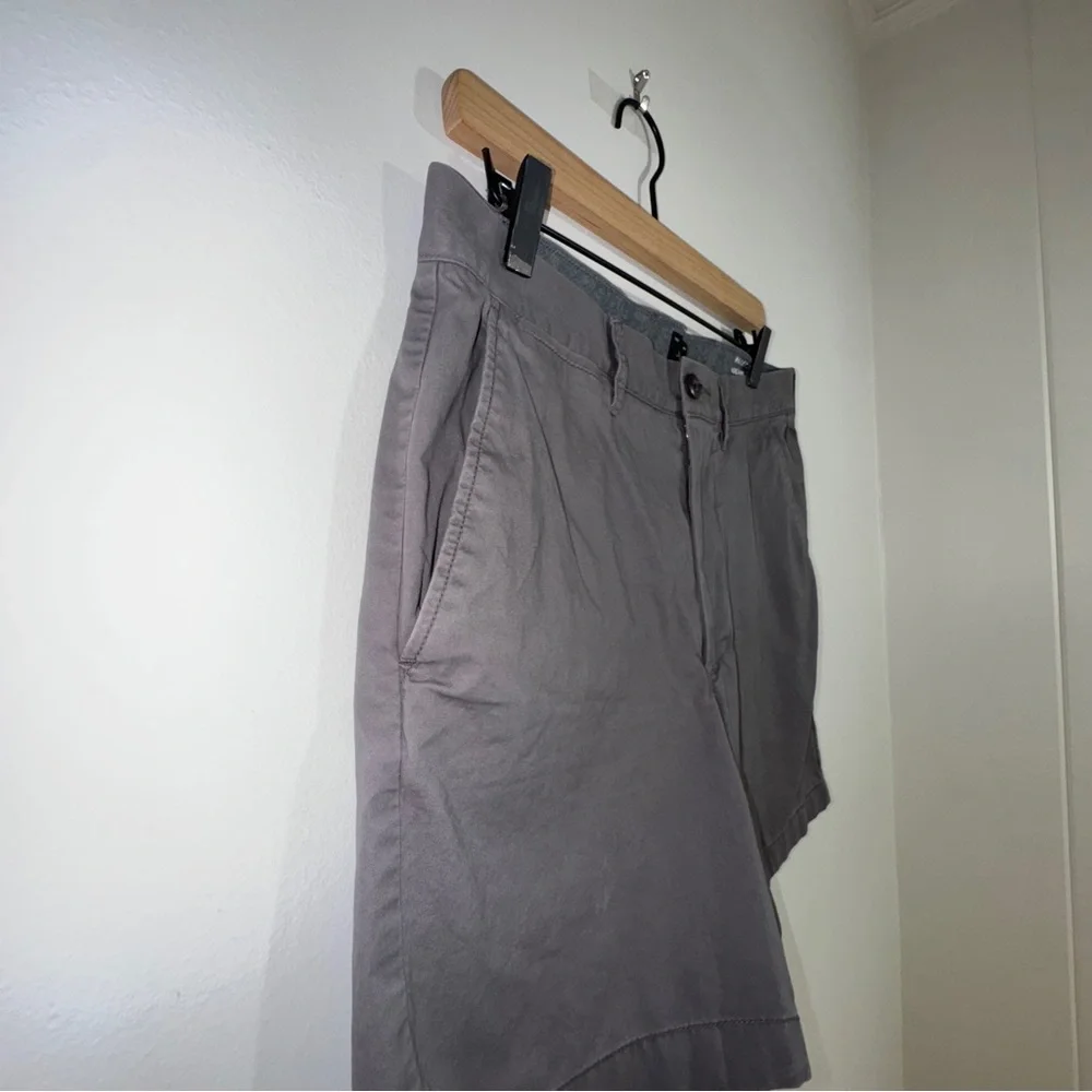 J Crew‎ Gray Reimagined Cotton Stretch Chino Shorts Size 31